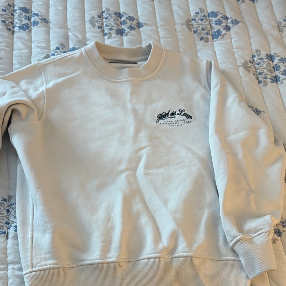 Abercrombie & Fitch Cream Crewneck Sweater